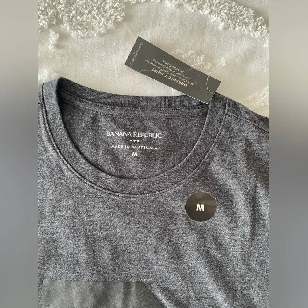 Banana Republic Logo Graphic T-Shirt - Picture 2 of 4